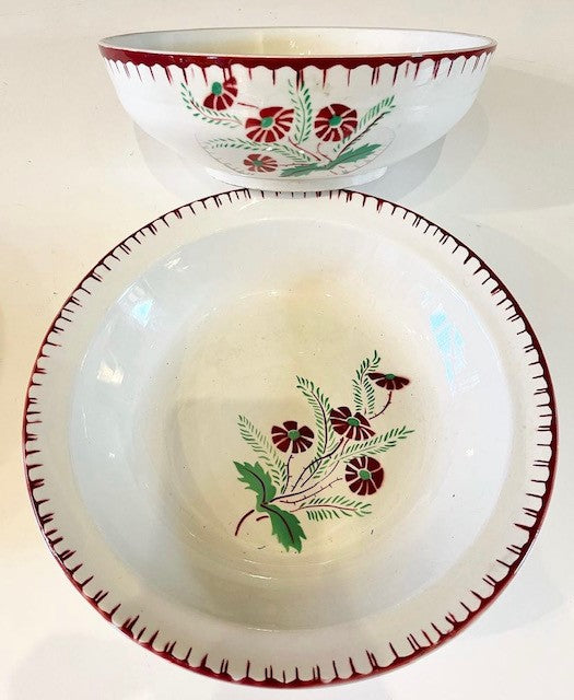 A Set of French Faience Bowls by Sarreguemines et Digoin in the Annie