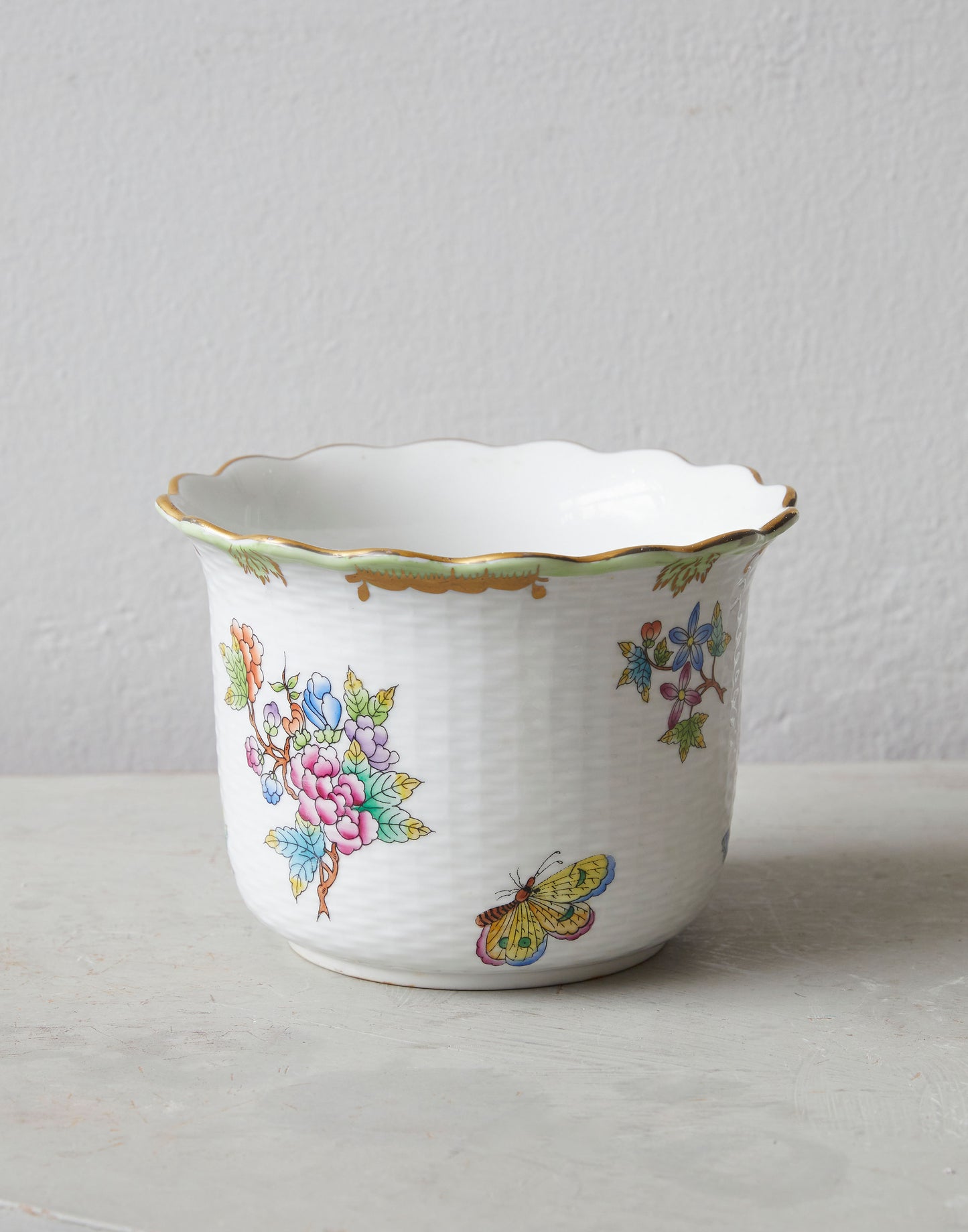 A 20th Century Herend Porcelain Cachepot Decorated with the Queen Victoria VBO Pattern